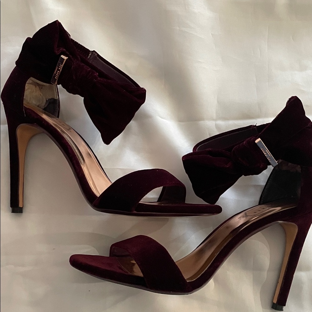 Ted Baker London Burgundy Velvet Bow Heels